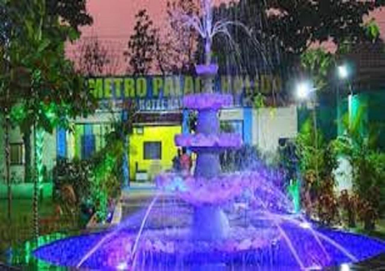 Hotel Metro Palace Resort Karjat Exteriör bild