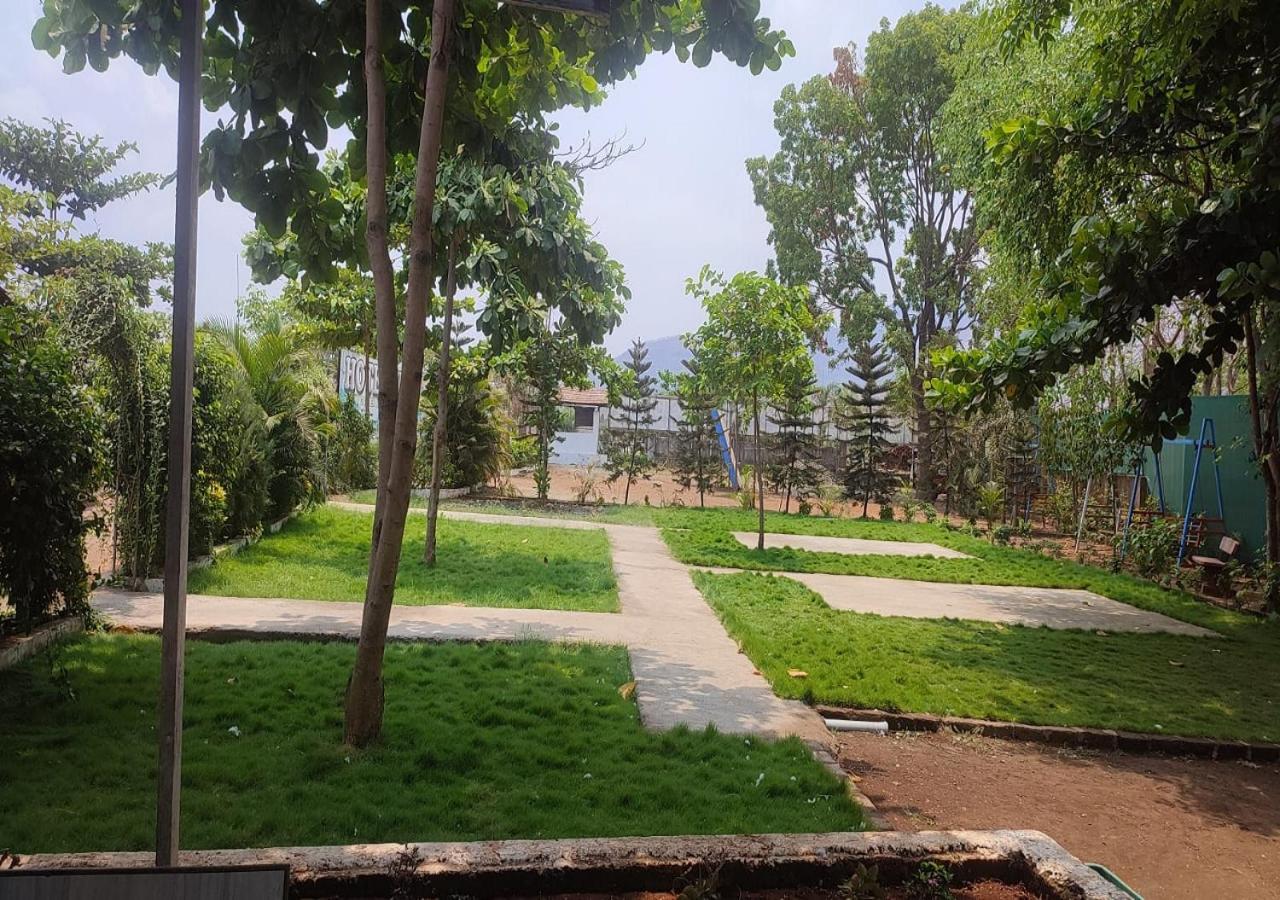 Hotel Metro Palace Resort Karjat Exteriör bild