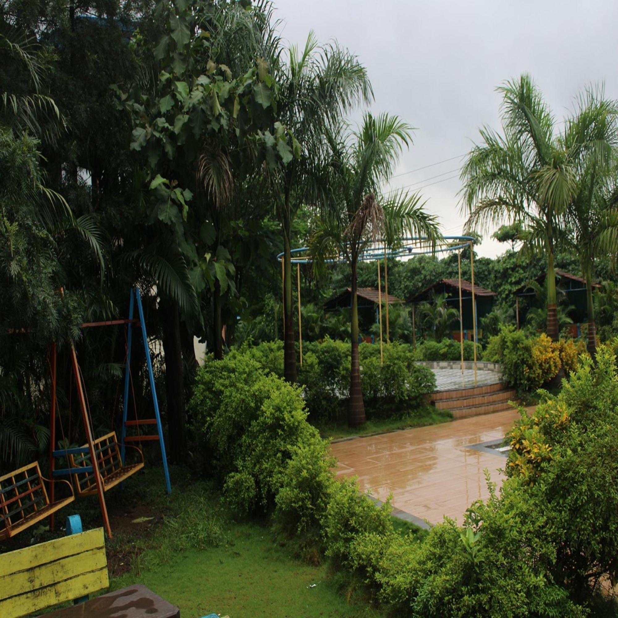 Hotel Metro Palace Resort Karjat Exteriör bild