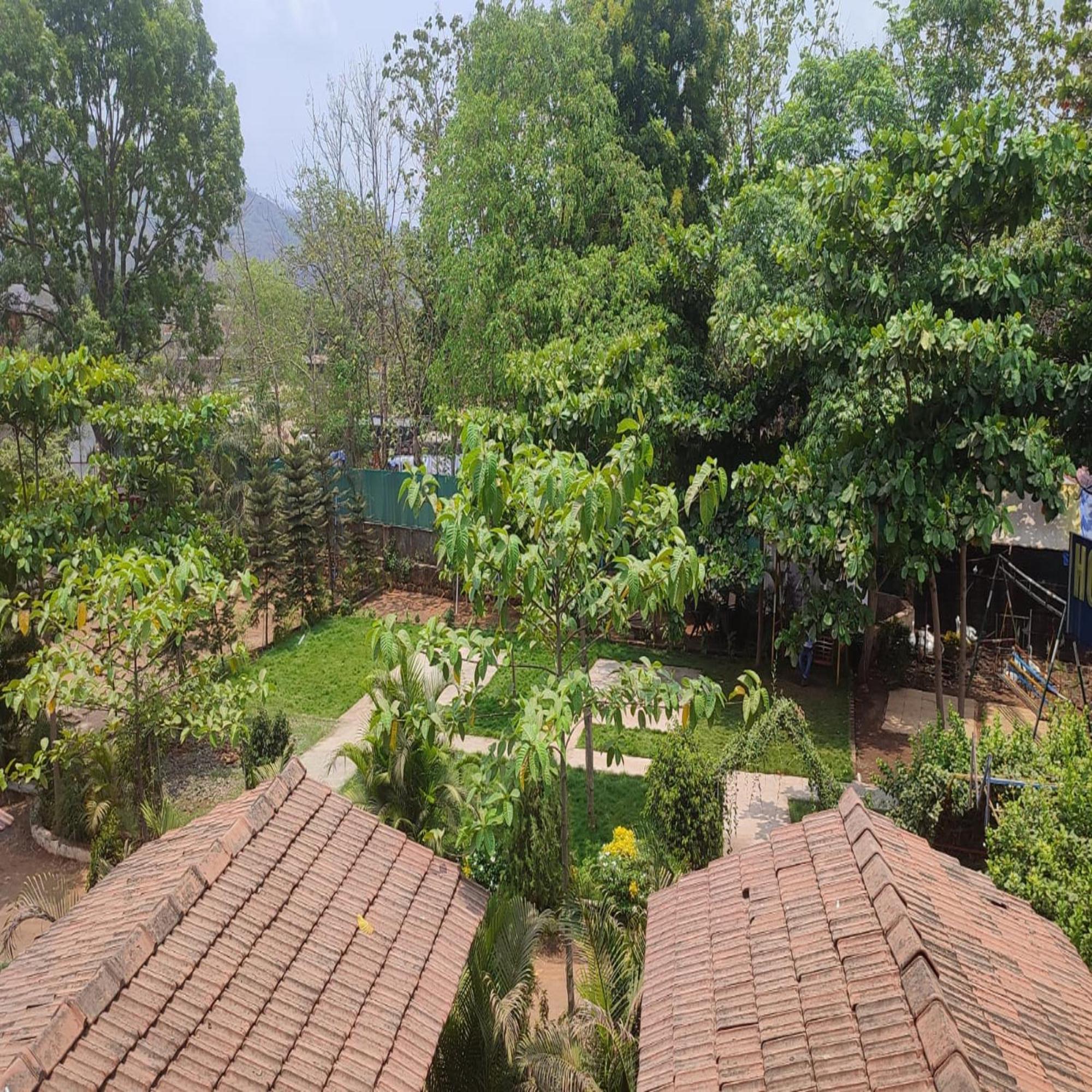 Hotel Metro Palace Resort Karjat Exteriör bild