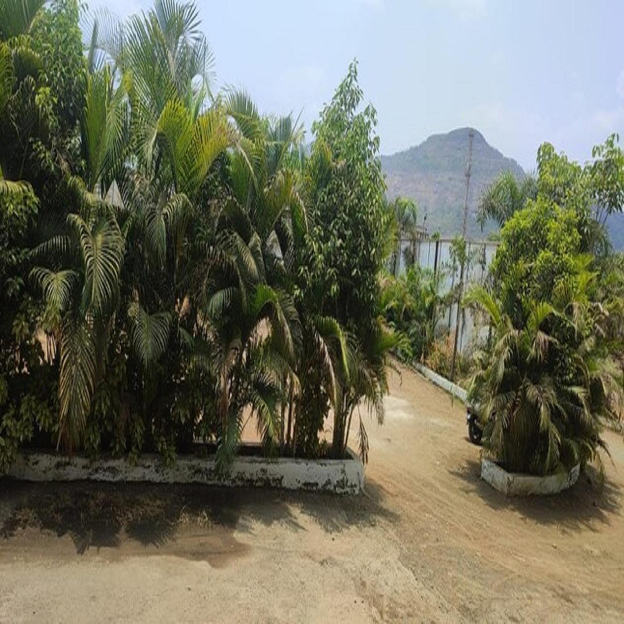 Hotel Metro Palace Resort Karjat Exteriör bild